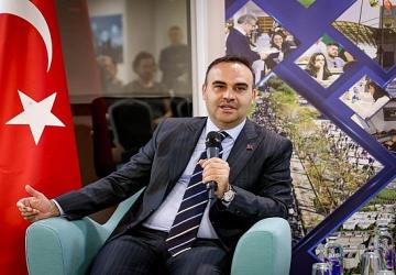 Bakan Kacır, DEÜ'lü girişimcilerle bir araya geldi