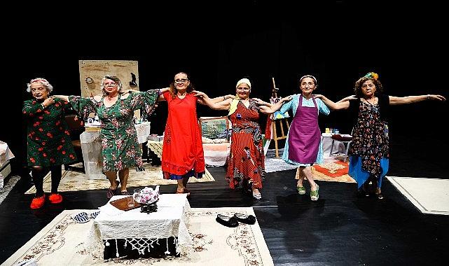 Aktif Yaşlı Merkezi tiyatrocuları Ahlar Ahacı ile sahnede