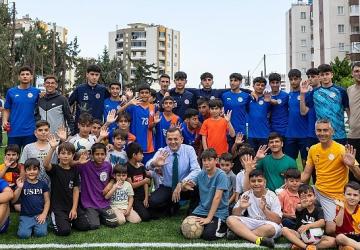 Başkan Özyiğit, çocukların hala saha talebini geri çevirmedi