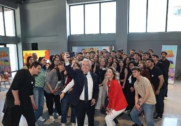 Başkan Şadi Özdemir Gençlik Bayramı'nda gençlerle buluştu