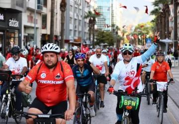 Denizli’de Coşkulu “Umuda Pedal Çevir” Bisiklet Şenliği