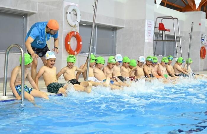 Konya Büyükşehir’den 6 İlçede Yüzme Eğitimi Atağı Konya Büyükşehir’den 6 İlçede Yüzme Eğitimi Atağı