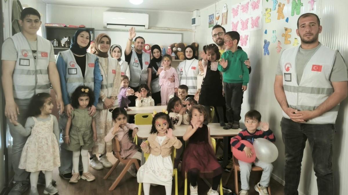 Adıyaman Üniversitesi Genç Nesiller Topluluğu’ndan K4 Konteyner Kent Anaokulu’na ziyaret - Videolu Haber Adıyaman Üniversitesi Genç Nesiller Topluluğu’ndan K4 Konteyner Kent Anaokulu’na ziyaret - Videolu Haber