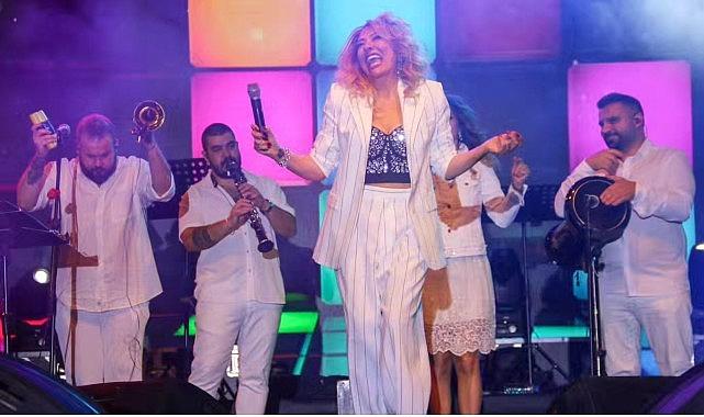 Bayındır Çiçek Festivali Son Gününde de Doldu Taştı Bayındır Çiçek Festivali Son Gününde de Doldu Taştı