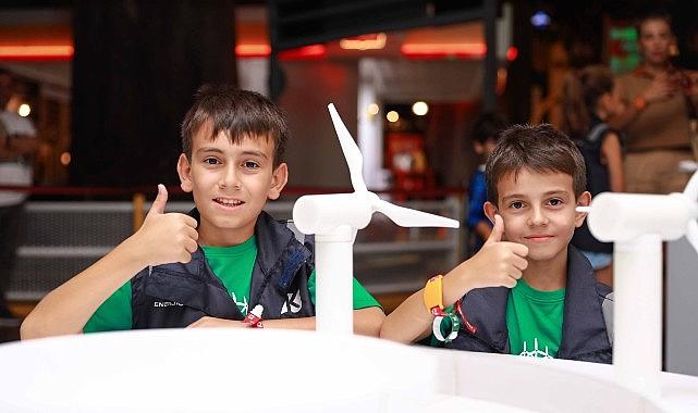 23 Nisan'a Özel Yenilenebilir Enerji Boyama Atölyesi'nde Çocukların Hayalleri Renklendi