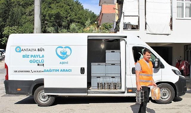 Büyükşehir Belediyesi Manavgat Aşevi ihtiyaç sahiplerinin yanında olmaya devam ediyor Büyükşehir Belediyesi Manavgat Aşevi ihtiyaç sahiplerinin yanında olmaya devam ediyor
