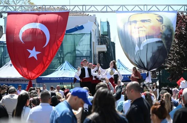 7 ülkeden çocuklar Edirne’de buluştu 7 ülkeden çocuklar Edirne’de buluştu