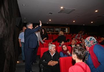 “Gülşen" tiyatro oyunu büyük alkış aldı