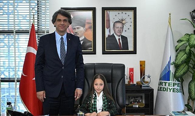 Kartepe'de Başkanlık Koltuğu Minik İkra'ya Emanet
