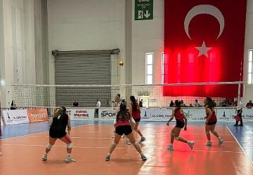 Festival Voleybol'da ilk ödüller verildi