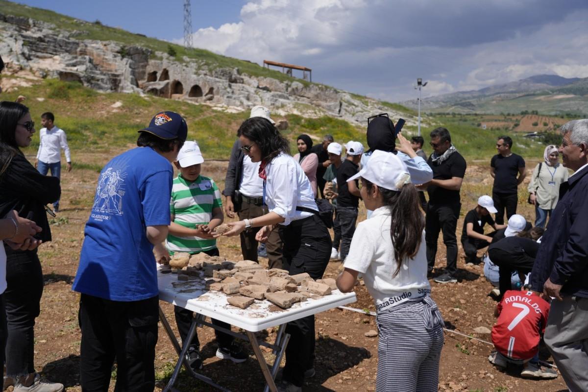 Arkeoloji Topluluğundan minik kâşiflere kültürel miras eğitimi Arkeoloji Topluluğundan minik kâşiflere kültürel miras eğitimi