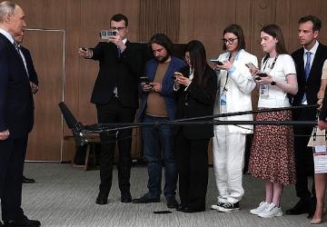 Rusya Devlet Başkanı Vladimir Putin'den Basın Mensuplarının Sorularına Yanıtlar