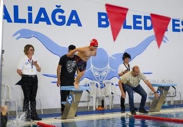 Özel Sporcular Aliağa'da Kulaç Attı