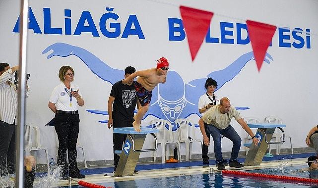 Özel Sporcular Aliağa'da Kulaç Attı Özel Sporcular Aliağa'da Kulaç Attı