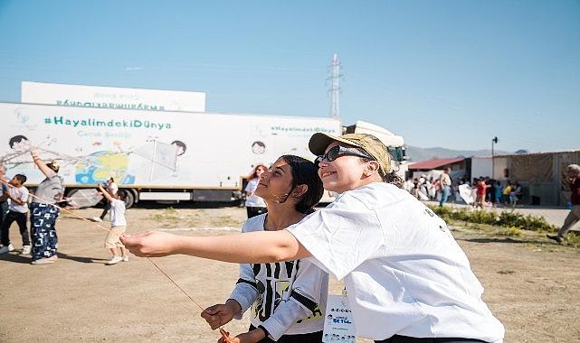 SosyalBen Vakfı, Çocukların Bayramını “Hayalimdeki Dünya" Sahnesiyle Kutladı