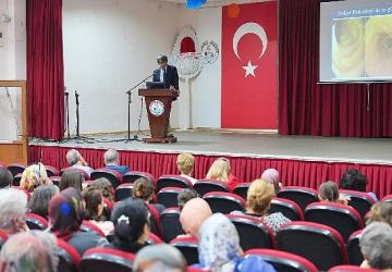 Burhaniye'de Çölyak Hastalığına Farkındalık Konferansı düzenlendi.