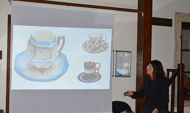 EÜ'de “İçinde Hayat Olan Fincanlar Söyleşisi" düzenlendi EÜ'de “İçinde Hayat Olan Fincanlar Söyleşisi" düzenlendi