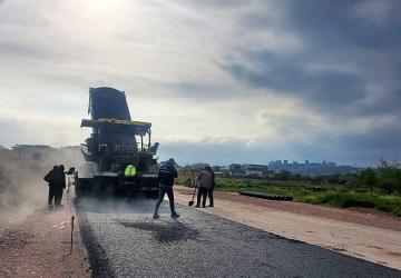 Büyükşehir'den Kartepe'de asfalt hamlesi