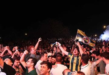 Büyükşehir Final Four heyecanını dev ekrana taşıdı