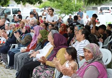 Başkan Ertaş 47 mahalle 42 noktada halkla buluştu