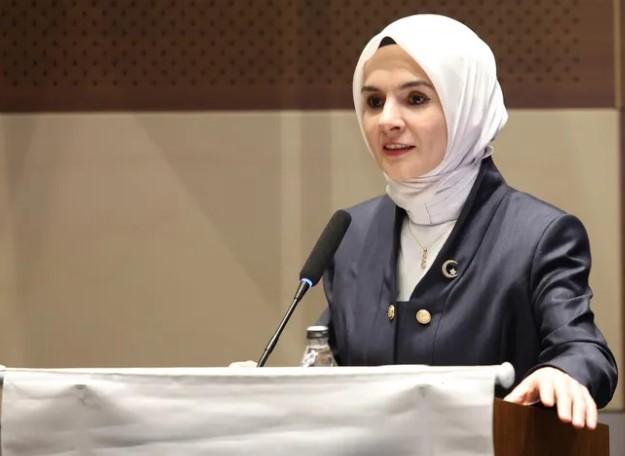 Bakan Göktaş’tan Fransa’daki Acılı Türk Ailesine Taziye Mesajı Bakan Göktaş’tan Fransa’daki Acılı Türk Ailesine Taziye Mesajı