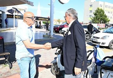 Başkan Topaloğlu pazar esnafını ziyaret etti