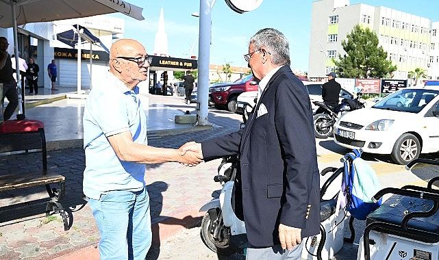 Başkan Topaloğlu pazar esnafını ziyaret etti Başkan Topaloğlu pazar esnafını ziyaret etti