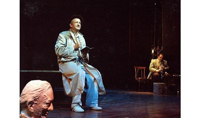 İBB Şehir Tiyatroları, Naşit Özcan'ı Kaybetmenin Derin Üzüntüsünü Yaşıyor