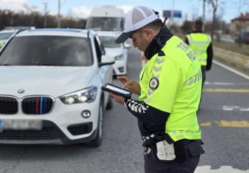 Meclis'e sunuldu: Trafik cezaları sil baştan değişiyor