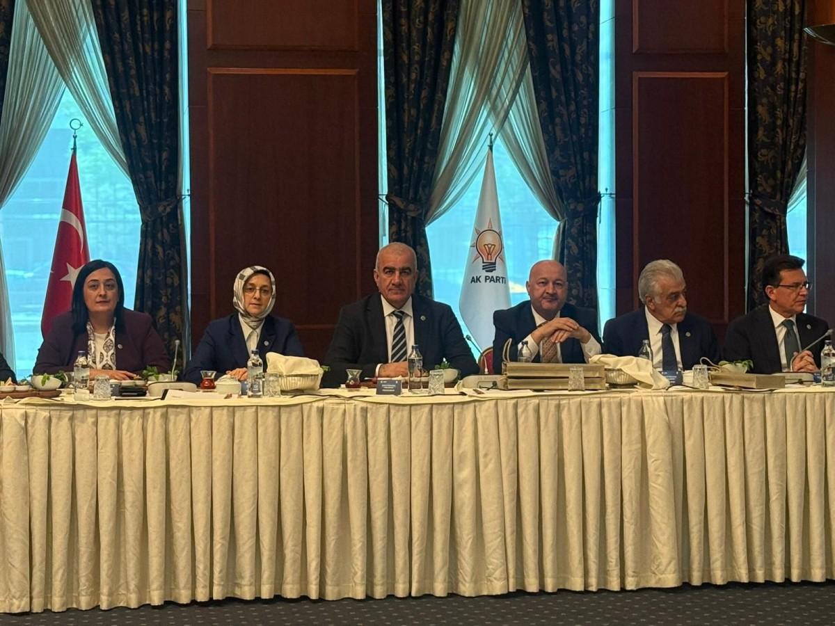 Milletvekili Özhan’dan çarşı projelerine destek mesajı: ‘Gölge Etmeyin Yeter’ Milletvekili Özhan’dan çarşı projelerine destek mesajı: ‘Gölge Etmeyin Yeter’