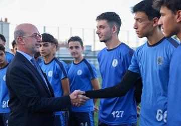 Konyasporlu Futbolculardan Selçuklu Belediyespor Kulübü U15 ve U17 Futbol Takımlarına Moral Ziyareti