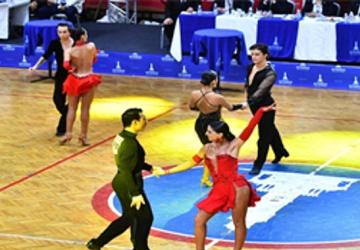 İzmir'de dansçıların kıyasıya rekabeti