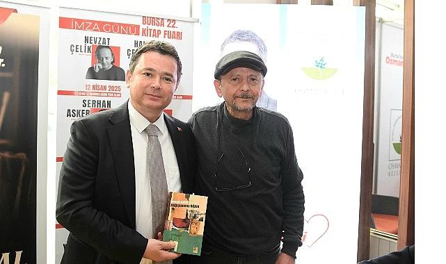 Şair ve yazar Nevzat Çelik okurlarıyla Osmangazi standında buluştu