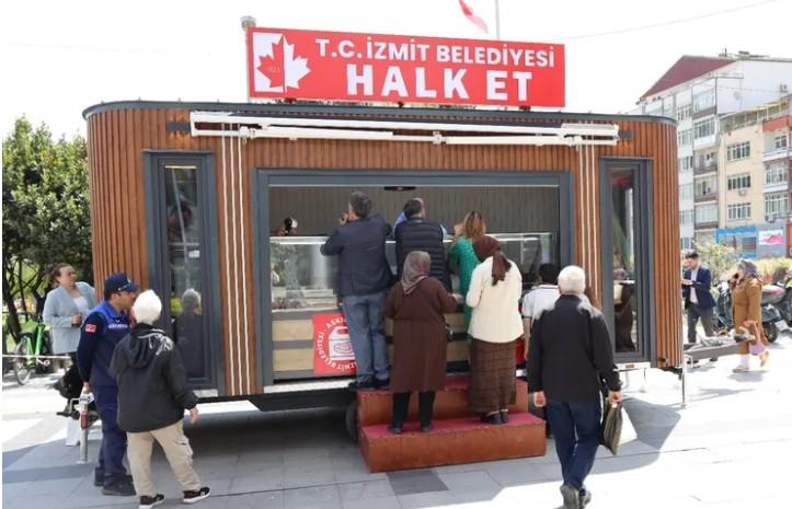 Uygun Fiyatlı Et İçin Halk Et Aracı İzmit Meydanı’nda! Uygun Fiyatlı Et İçin Halk Et Aracı İzmit Meydanı’nda!