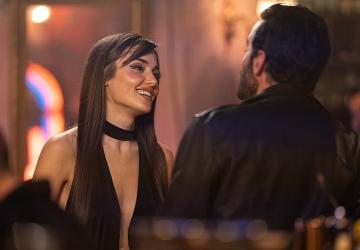 Hande Erçel ve Barış Arduç'un Başrollerinde Yer Aldığı Disney+'ın 'Aşkı Hatırla' Dizisinden Yeni Tanıtım Yayınlandı!