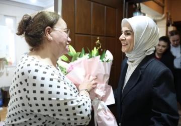 Bakan Göktaş, Devlet Korumasındaki Çocukların Gönüllü Annesini Ziyaret Etti