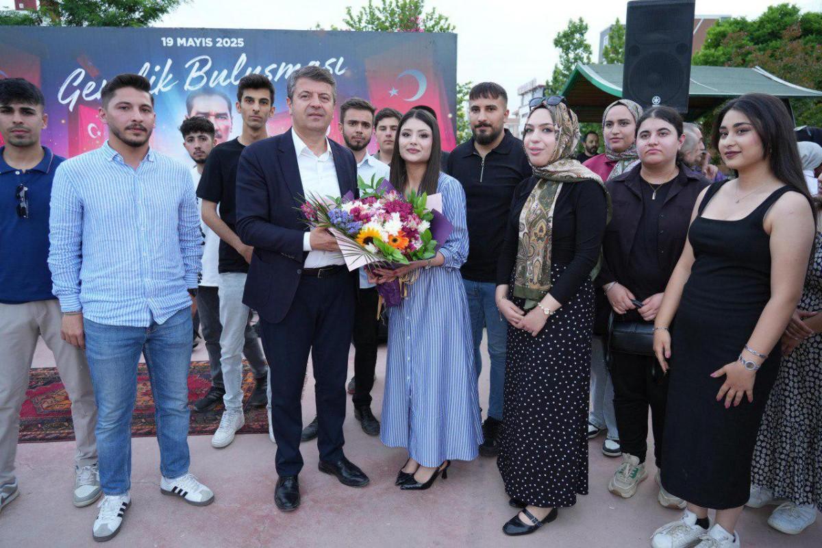 Başkan Tutdere gençlerle buluştu: ‘Adıyaman’ı Gençliğin Şehri Yapacağız’ Başkan Tutdere gençlerle buluştu: ‘Adıyaman’ı Gençliğin Şehri Yapacağız’
