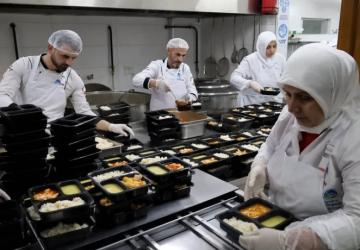 Sakarya Büyükşehir, Bayram Bereketini İhtiyaç Sahipleriyle Paylaşıyor