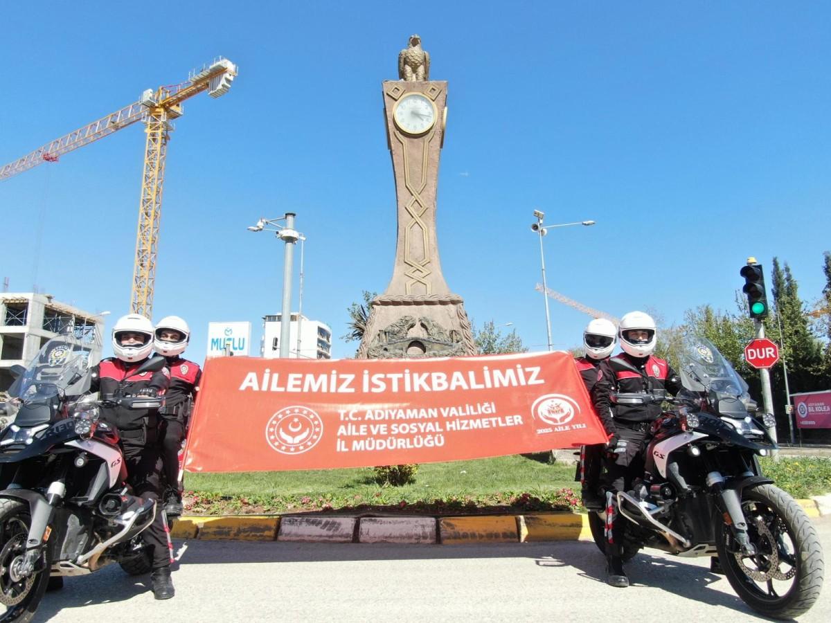 Polislerden anlamlı pankart Polislerden anlamlı pankart