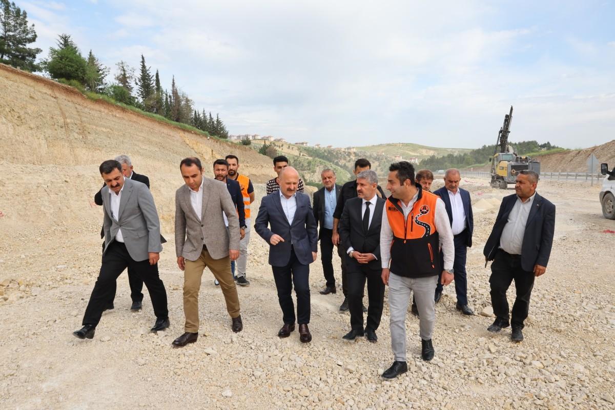 Vali Varol, Besni’de çevre yolunda incelemede bulundu