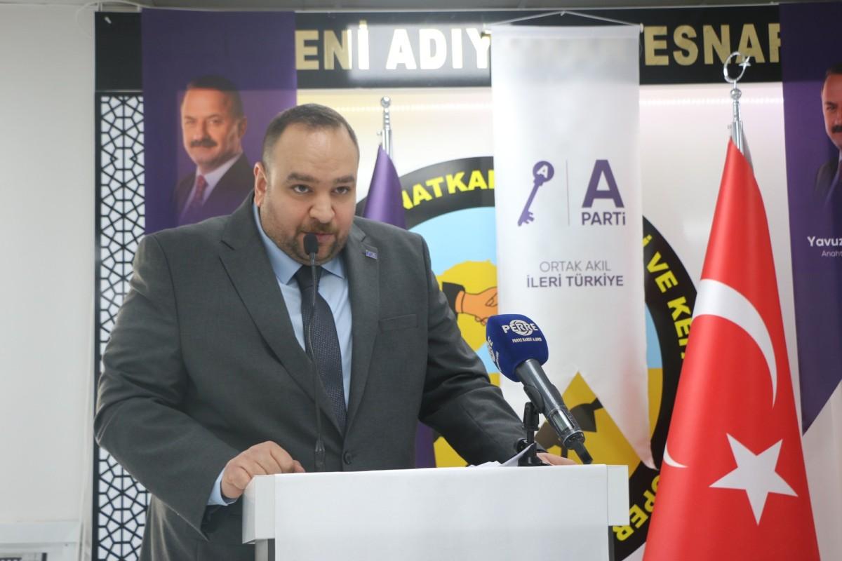 Anahtar Parti’li Alsan: Annelere çiçek değil, güvence; 'Anneliği alkışlayan değil kolaylaştıran siyaset lazım' Anahtar Parti’li Alsan: Annelere çiçek değil, güvence; 'Anneliği alkışlayan değil kolaylaştıran siyaset lazım'