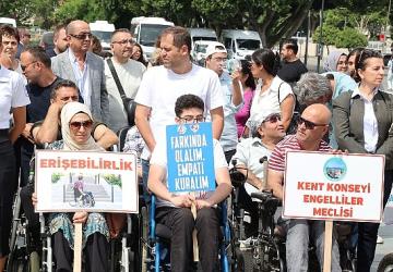 Özel bireylerden çok özel gösteri