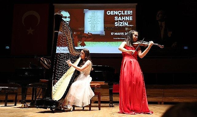 AASSM'de sahne gençlerin