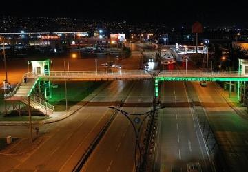 Kocaeli'nde üst geçitler yeşile büründü