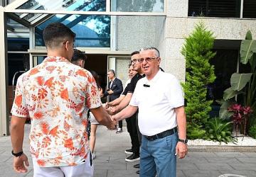 Başkan Topaloğlu'ndan öğrencilere motivasyon yemeği