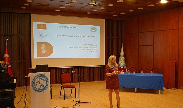 Prof. Dr. Amanova, “Komuz atalarımızın sesi, ruhumuzun aynasıdır"