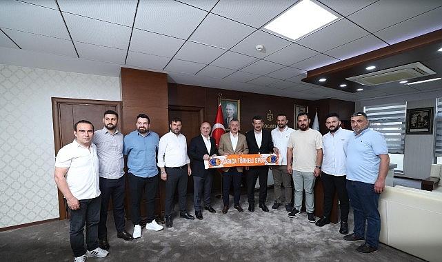 Şampiyon Darıca Türkeli, Başkan Büyükakın'a geldi Şampiyon Darıca Türkeli, Başkan Büyükakın'a geldi