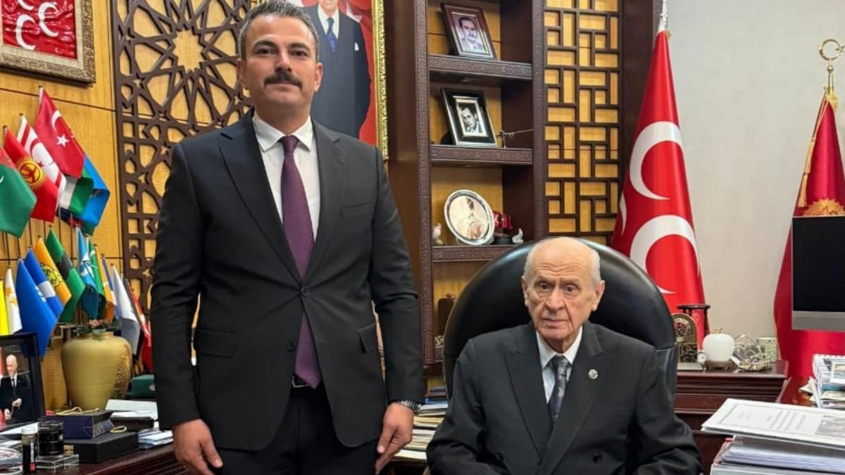 Ali Önat’tan MHP Genel Başkan Bahçeli’yi ziyaret: Üretici talepleri ve 'Terörsüz Türkiye' vizyonu ele alındı Ali Önat’tan MHP Genel Başkan Bahçeli’yi ziyaret: Üretici talepleri ve 'Terörsüz Türkiye' vizyonu ele alındı