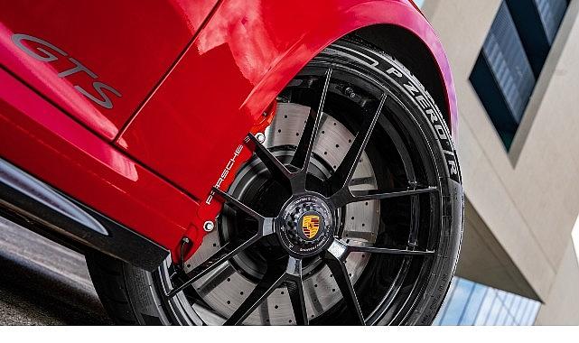 Pirelli, İlk Hibrit Motorlu Yeni Porsche 911 GTS'nin Ekipmanı Oldu