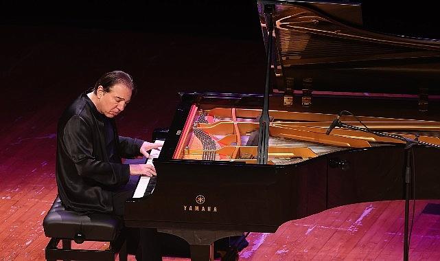 Sabancı Üniversitesi bahara, sakuraların büyüsü ve Fazıl Say'la 'merhaba' dedi